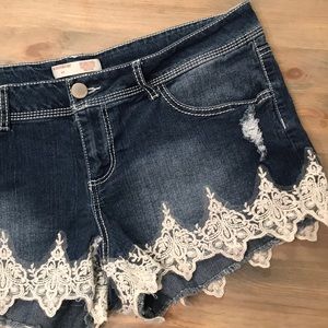 Lace trim jean shorts